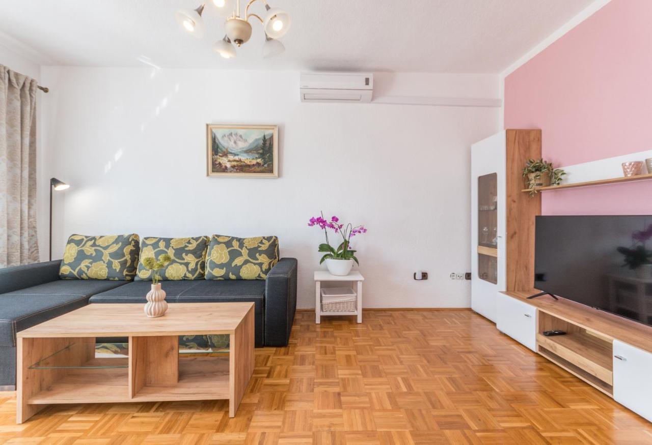 Mustel Travel Apartments Sveti Petar  Eksteriør billede